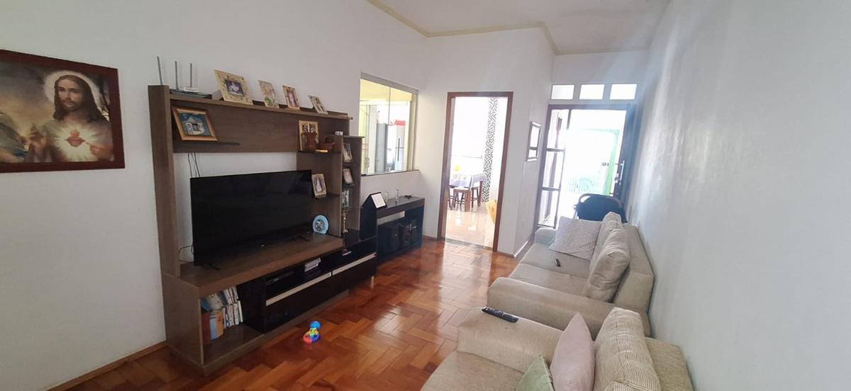 Casa, Centro, 3 Quartos, 2 Vagas, 1 Suíte