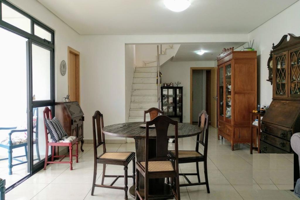 Cobertura, Funcionários, 4 Quartos, 5 Vagas, 2 Suítes