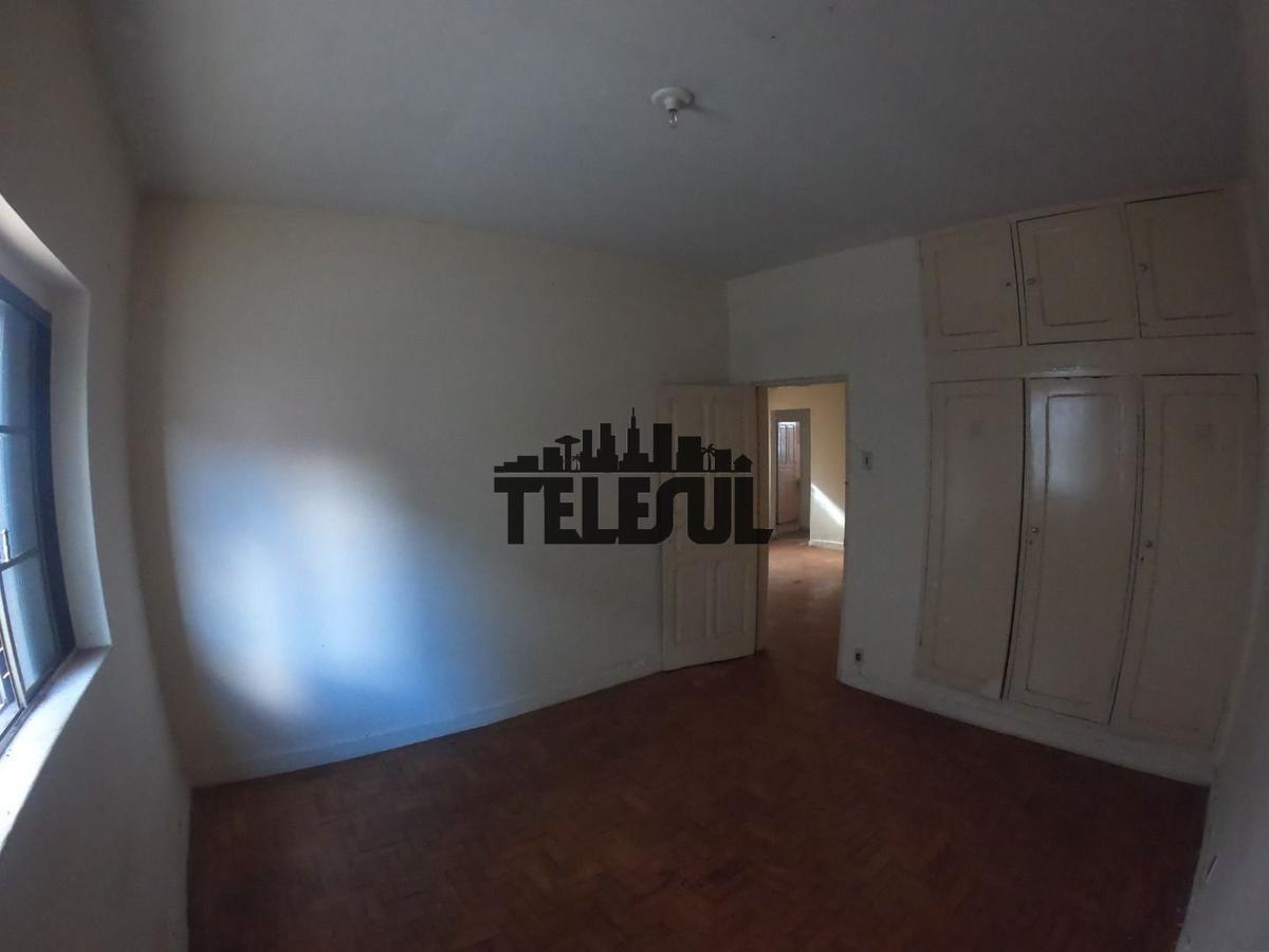 Casa, Centro, 4 Quartos, 0 Vaga, 1 Suíte