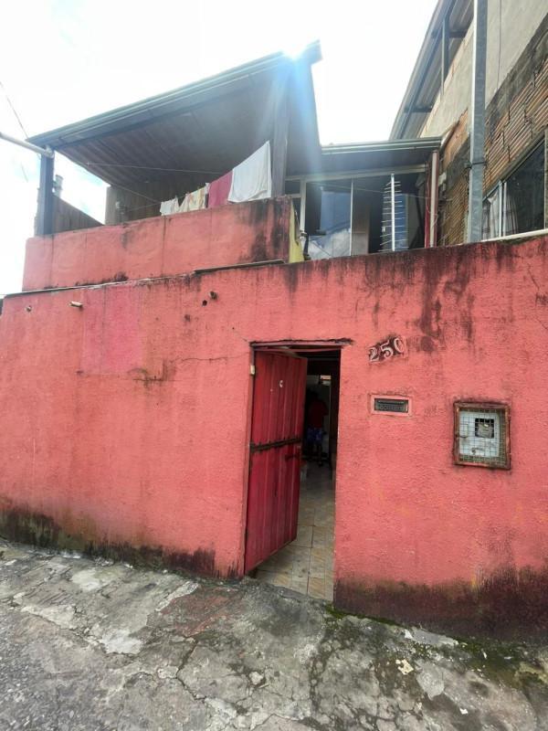Casa, Castanheira (barreiro), 2 Quartos, 0 Vaga, 1 Suíte