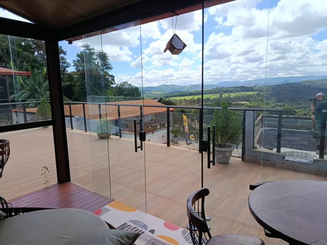 Fazenda, Bandeirinhas, 2 Quartos, 6 Vagas, 1 Suíte