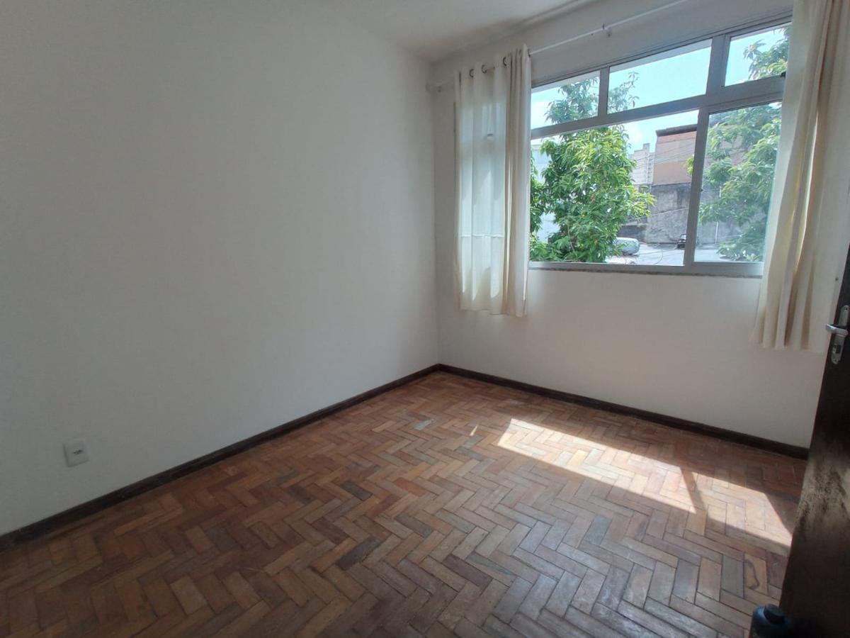 Apartamento, Sagrada Família, 2 Quartos, 0 Vaga
