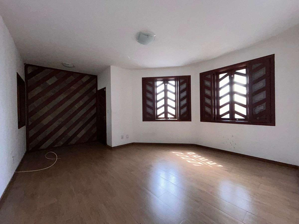 Casa, Castelo, 5 Quartos, 5 Vagas, 2 Suítes
