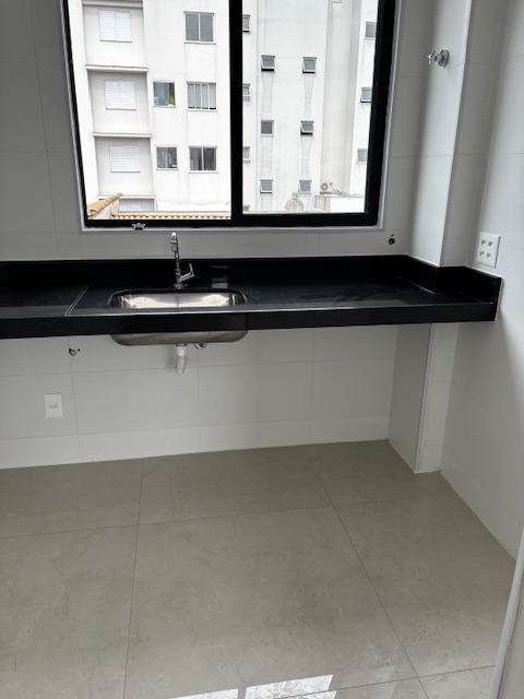 Apartamento, Floresta, 2 Quartos, 1 Vaga, 2 Suítes