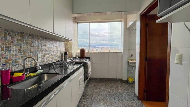 Apartamento, Sagrada Família, 2 Quartos, 1 Vaga