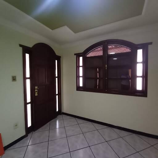 Casa, Universitário, 4 Quartos, 3 Vagas, 1 Suíte
