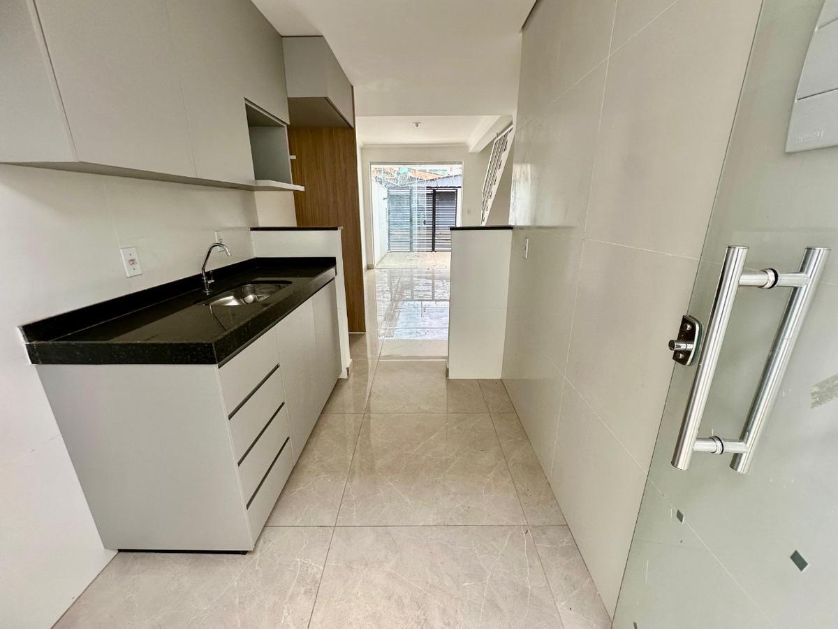 Casa, Piratininga (venda Nova), 2 Quartos, 1 Vaga, 2 Suítes