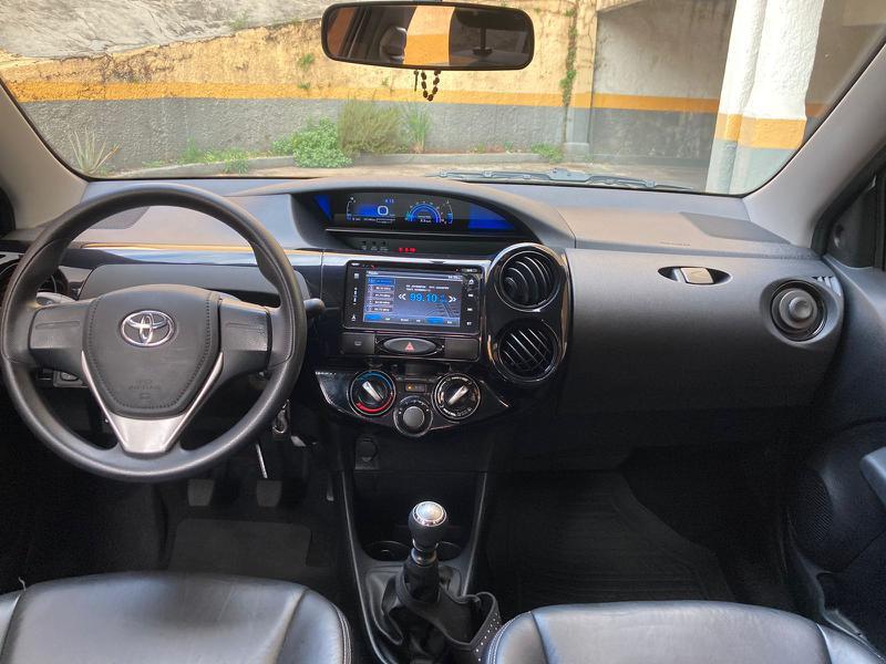 Toyota Etios X Sedan 1.5 Flex 16v 4p Mec.