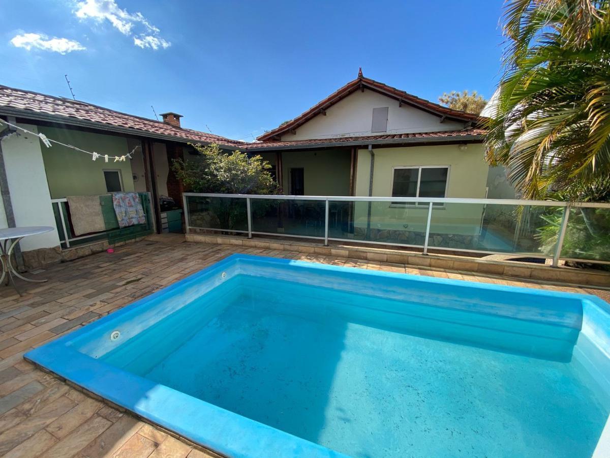 Casa, João Pinheiro, 4 Quartos, 2 Vagas, 1 Suíte