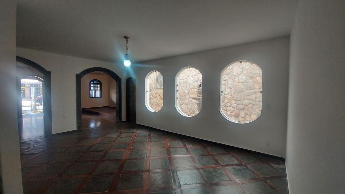Casa, Santa Cruz, 4 Quartos, 4 Vagas, 2 Suítes
