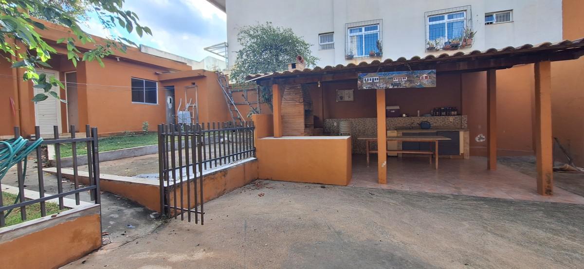 Casa, Sagrada Família, 4 Quartos, 2 Vagas, 2 Suítes