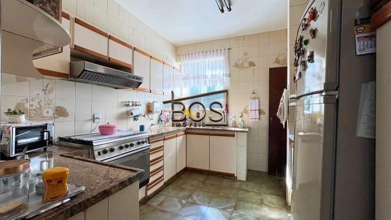 Casa, Luxemburgo, 5 Quartos, 4 Vagas, 2 Suítes