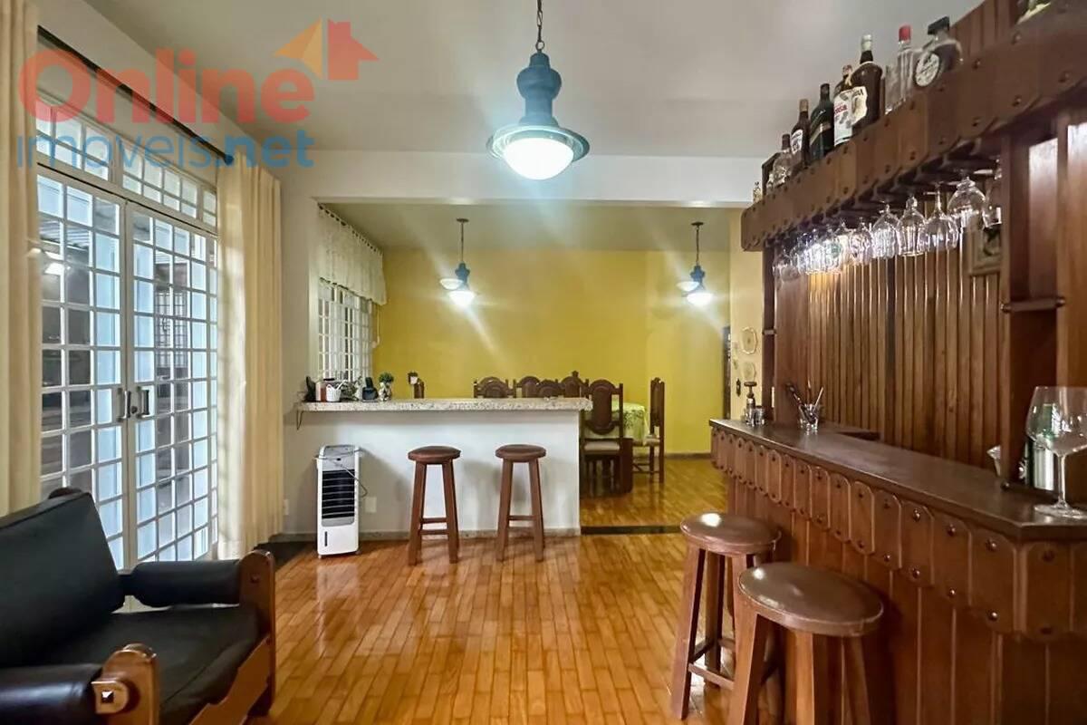Casa, Serra, 4 Quartos, 0 Vaga, 1 Suíte