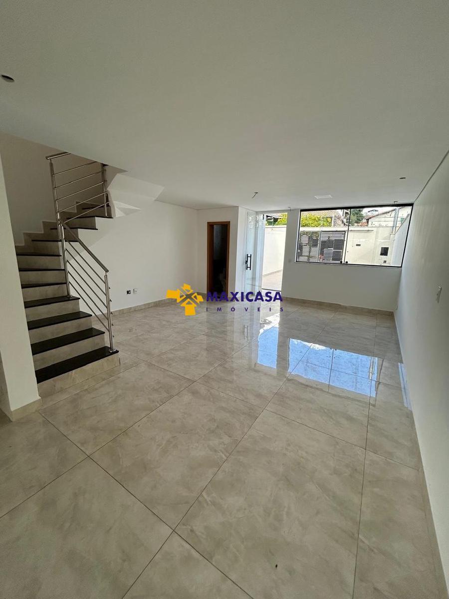 Casa, Santa Branca, 3 Quartos, 2 Vagas, 1 Suíte