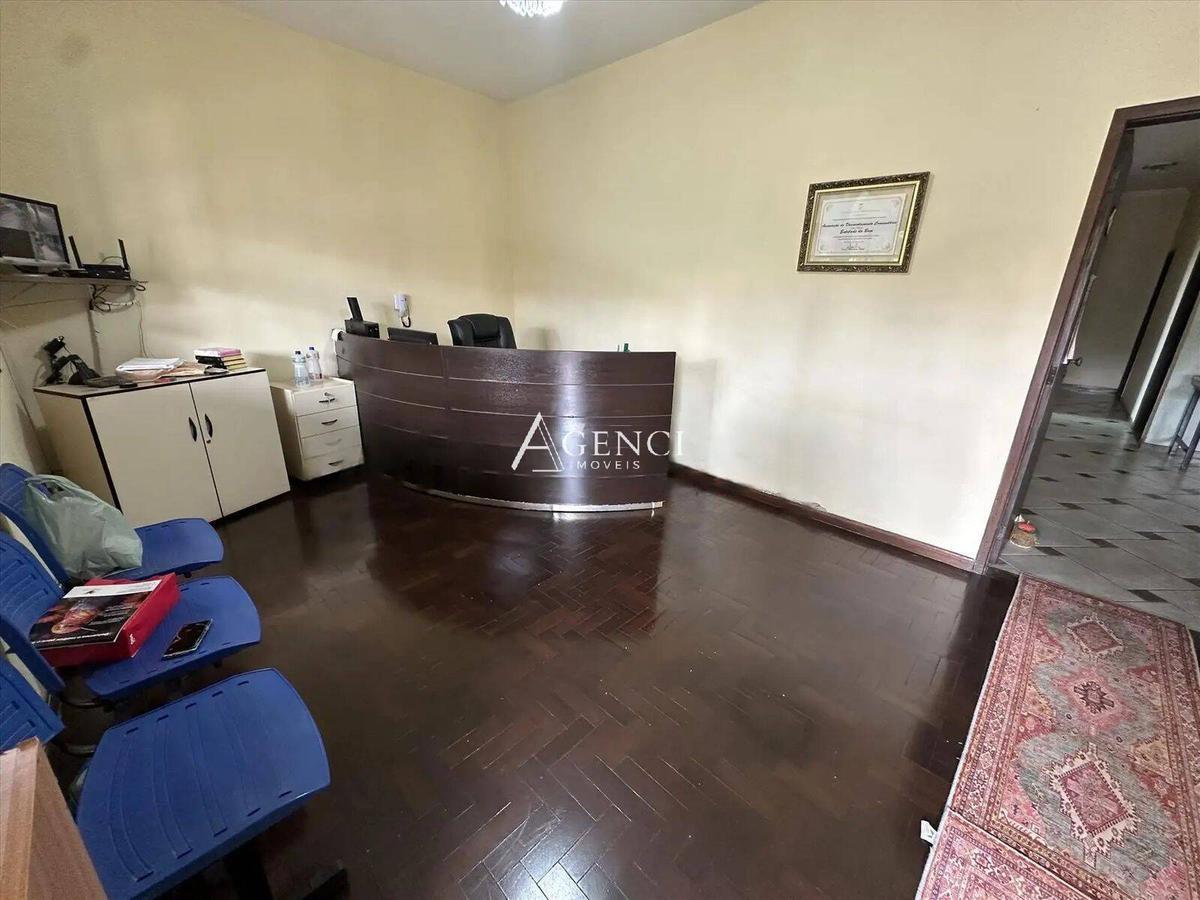 Casa, Califórnia, 4 Quartos, 0 Vaga, 1 Suíte