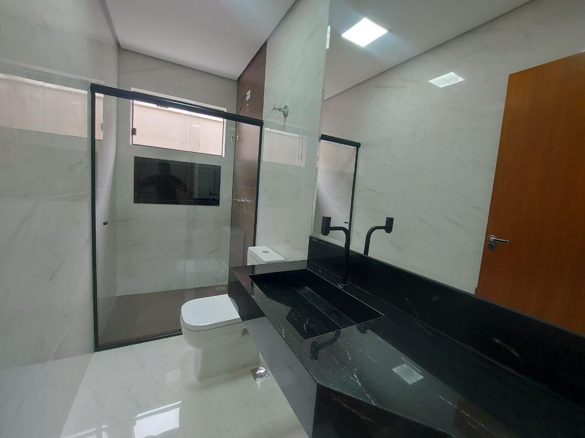 Casa, Planalto, 4 Quartos, 4 Vagas, 1 Suíte