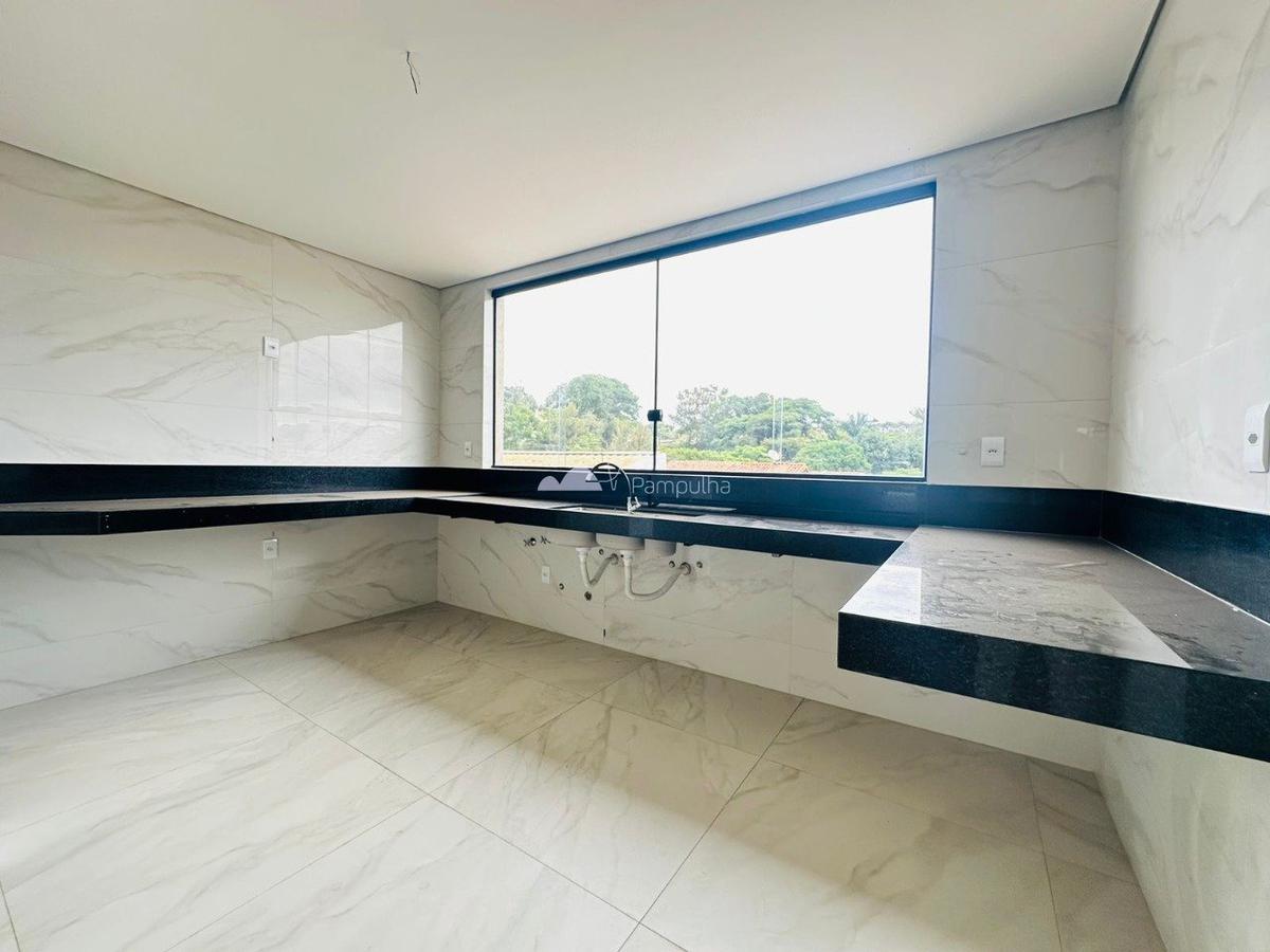 Casa, Santa Branca, 3 Quartos, 2 Vagas, 1 Suíte