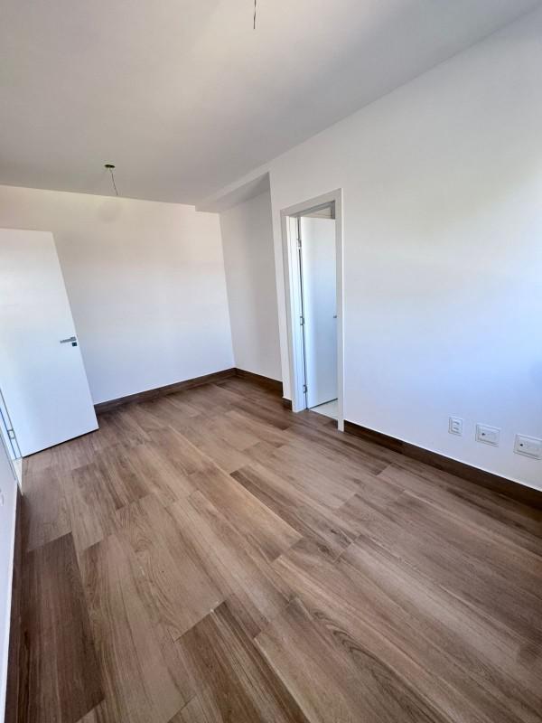 Apartamento, Barreiro, 3 Quartos, 2 Vagas, 1 Suíte