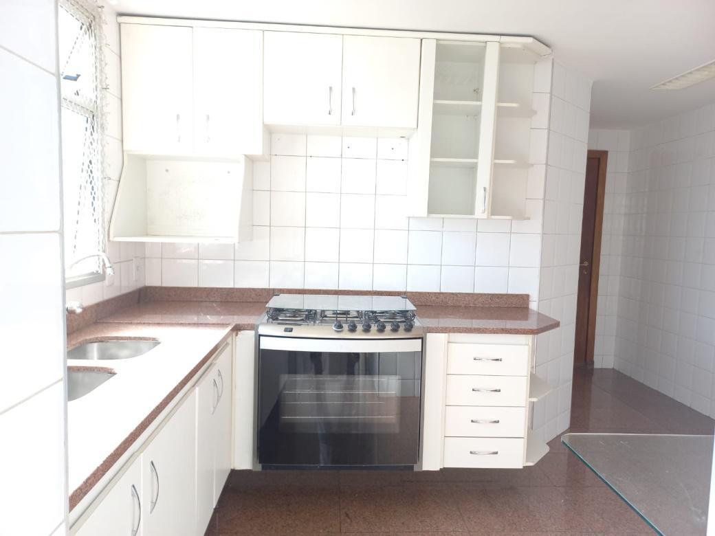 Apartamento, Funcionários, 4 Quartos, 2 Vagas, 1 Suíte