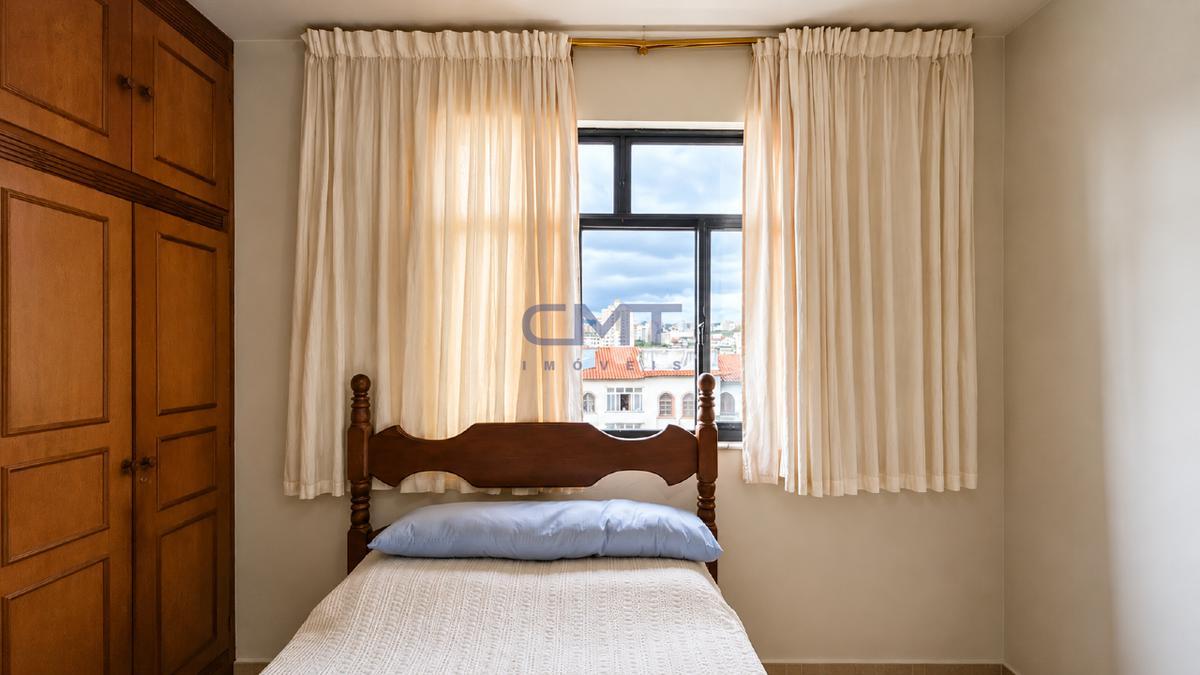 Casa, Sagrada Família, 5 Quartos, 3 Vagas, 2 Suítes