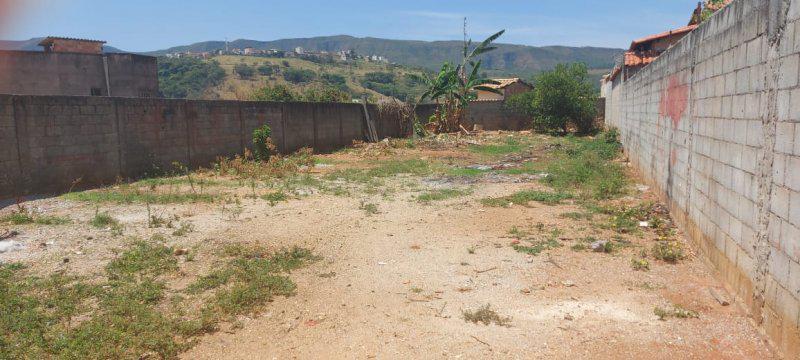 Lote, Jardim das Flores, 0 Quarto, 0 Vaga