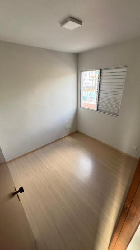 Casa, Castelo, 2 Quartos, 2 Vagas, 1 Suíte