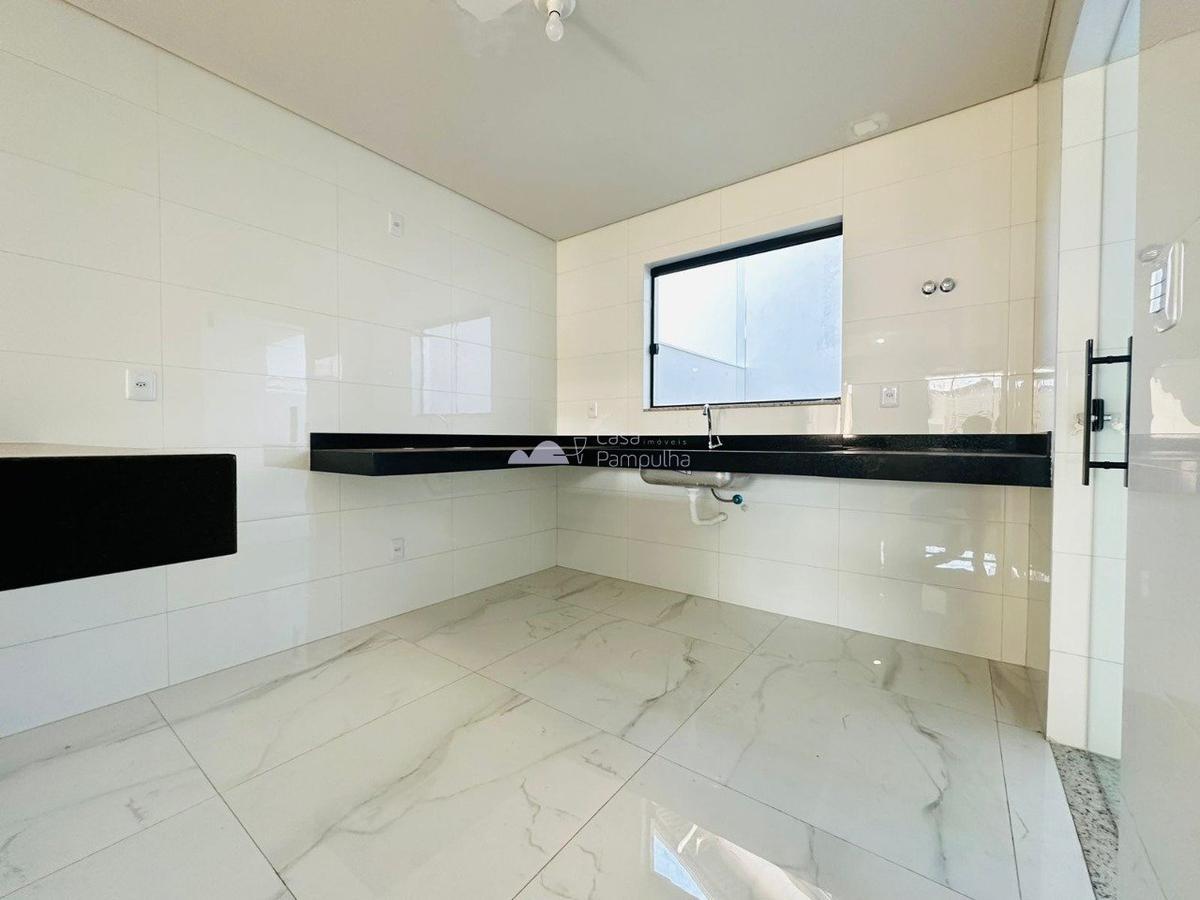 Casa, Floramar, 3 Quartos, 2 Vagas, 1 Suíte