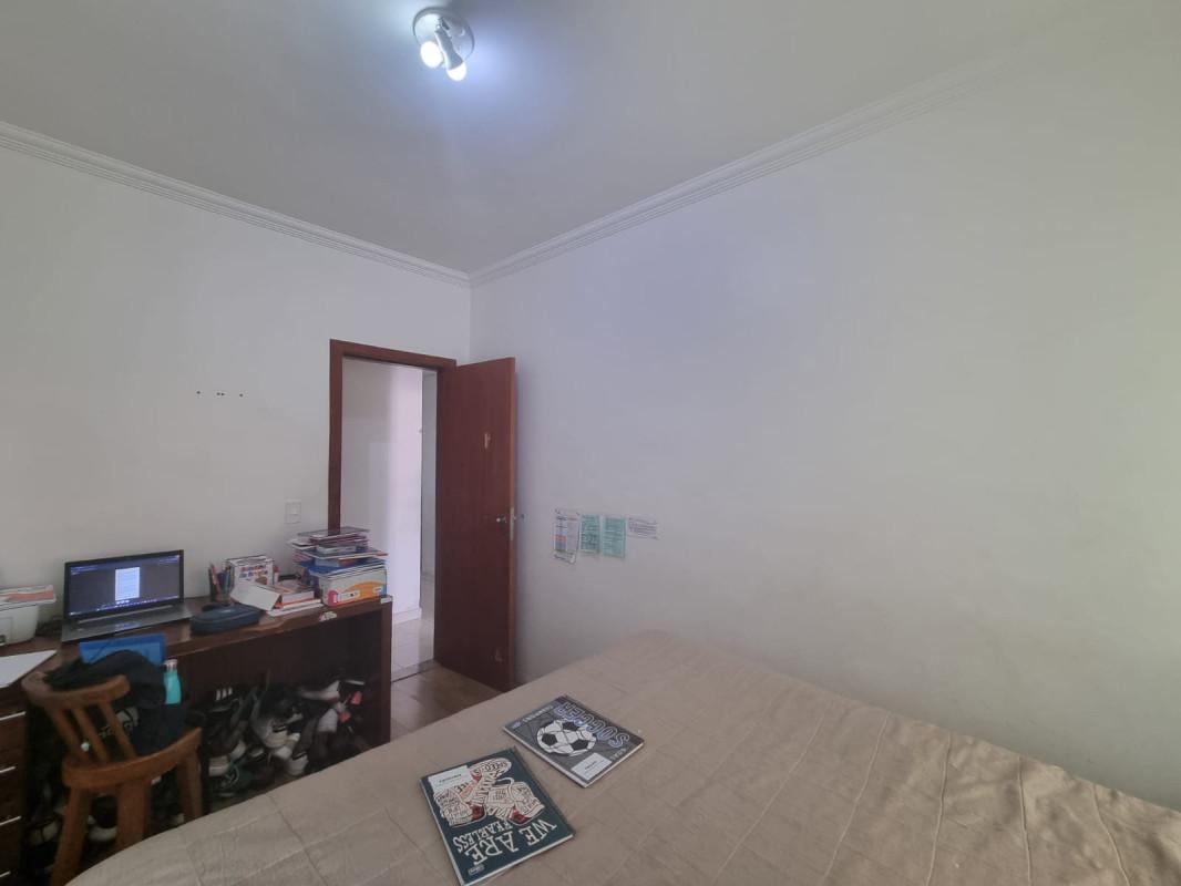 Casa, Europa, 3 Quartos, 2 Vagas, 1 Suíte