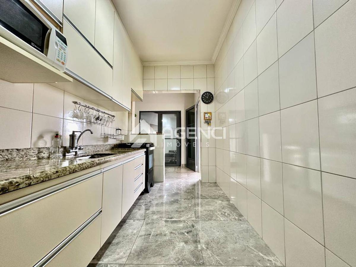 Casa, Cabral, 4 Quartos, 0 Vaga, 2 Suítes