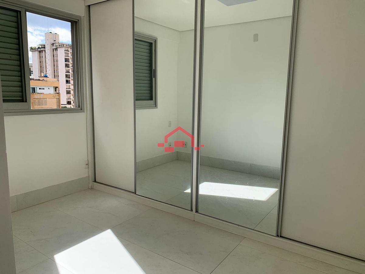 Apartamento, Funcionários, 2 Quartos, 2 Vagas, 2 Suítes