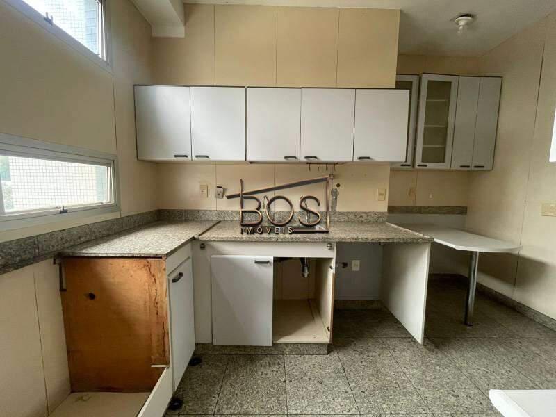 Apartamento, Funcionários, 4 Quartos, 2 Vagas, 1 Suíte