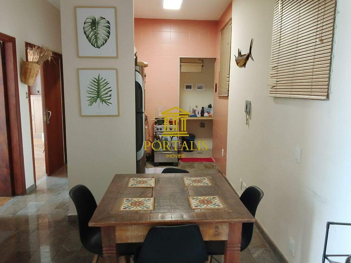 Apartamento, Floresta, 2 Quartos, 0 Vaga