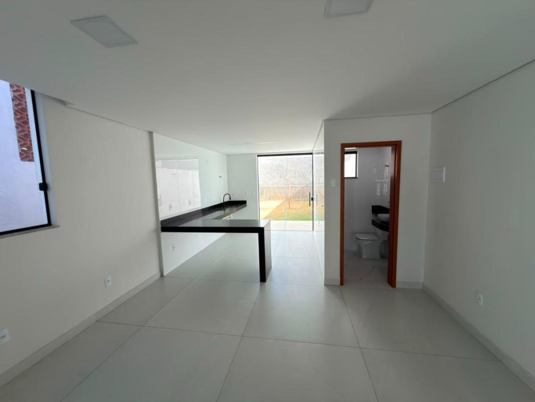 Casa, Planalto, 3 Quartos, 4 Vagas, 2 Suítes