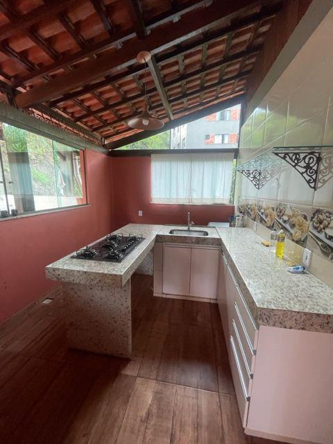 Casa, Centro, 3 Quartos, 2 Vagas, 1 Suíte