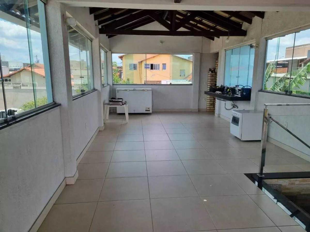 Casa, Nacional, 6 Quartos, 4 Vagas, 2 Suítes