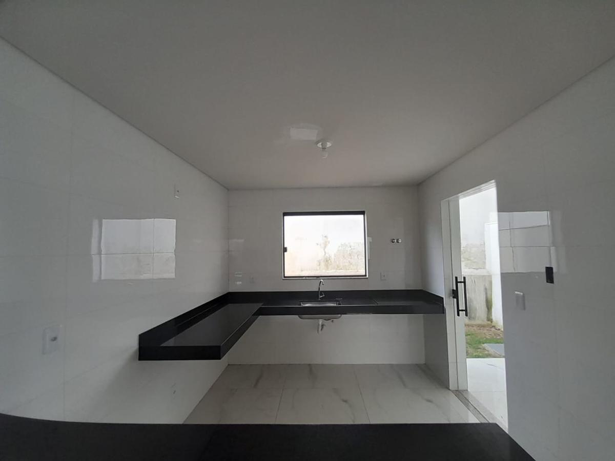 Casa, Floramar, 3 Quartos, 2 Vagas, 1 Suíte