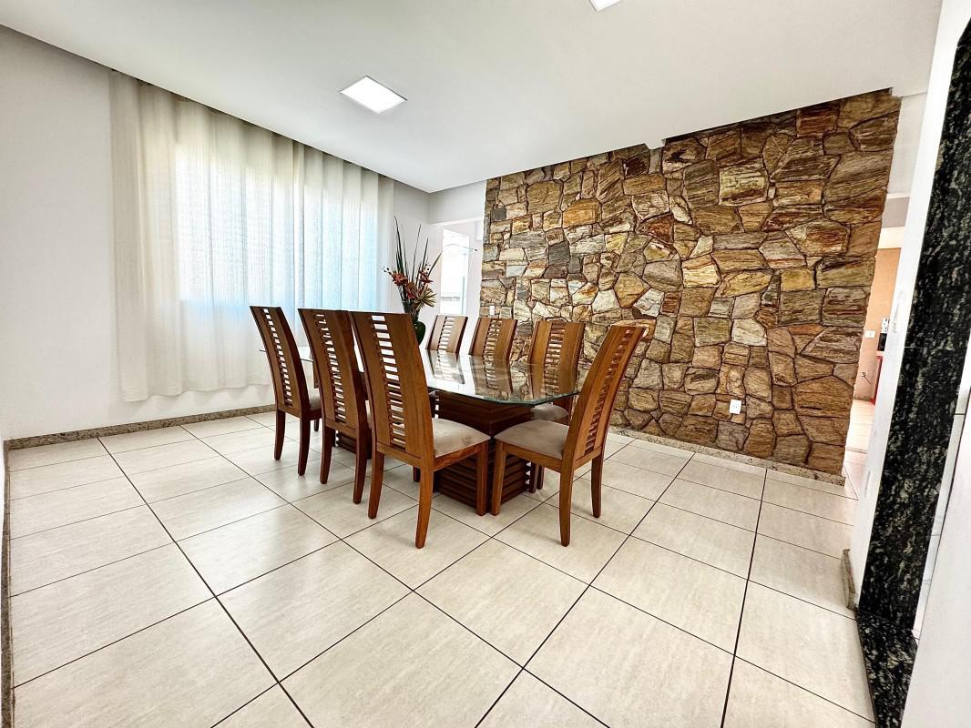 Casa, Parque Xangri-lá, 4 Quartos, 8 Vagas, 2 Suítes