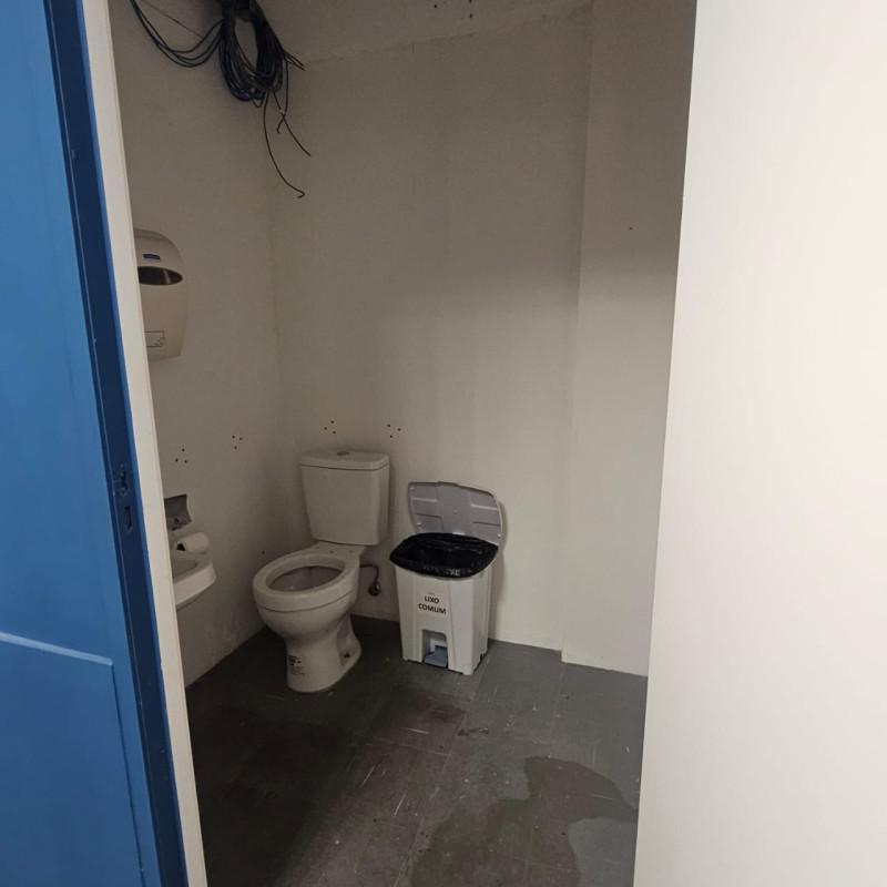Prédio, Estoril, 0 Quarto, 17 Vagas