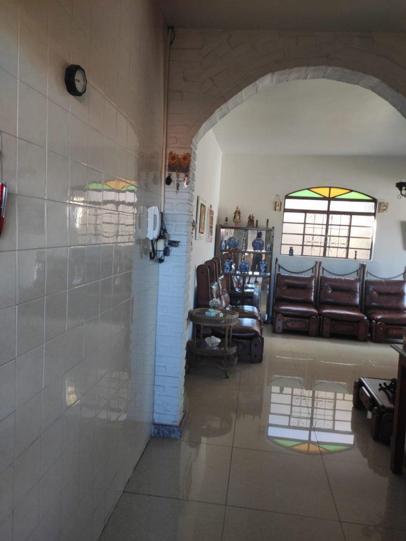 Casa, Camargos, 3 Quartos, 2 Vagas, 1 Suíte