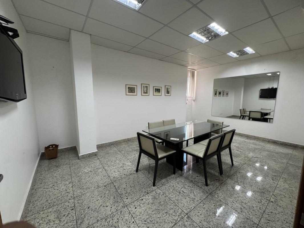 Andar, Centro, 0 Quarto, 5 Vagas