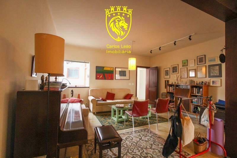 Casa, Serra, 4 Quartos, 5 Vagas, 1 Suíte