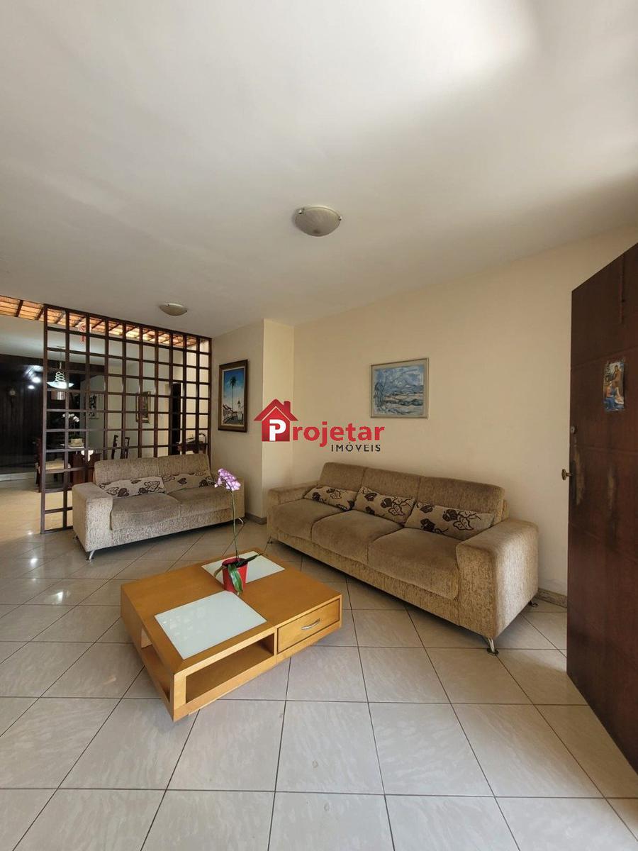 Casa, Sagrada Família, 5 Quartos, 2 Vagas, 3 Suítes