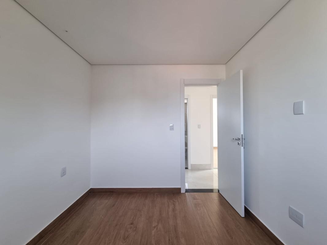 Cobertura, Jardim Riacho das Pedras, 3 Quartos, 4 Vagas, 1 Suíte