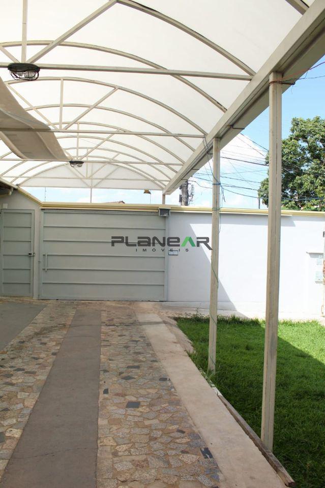 Casa, Santa Cruz Industrial, 3 Quartos, 8 Vagas, 2 Suítes