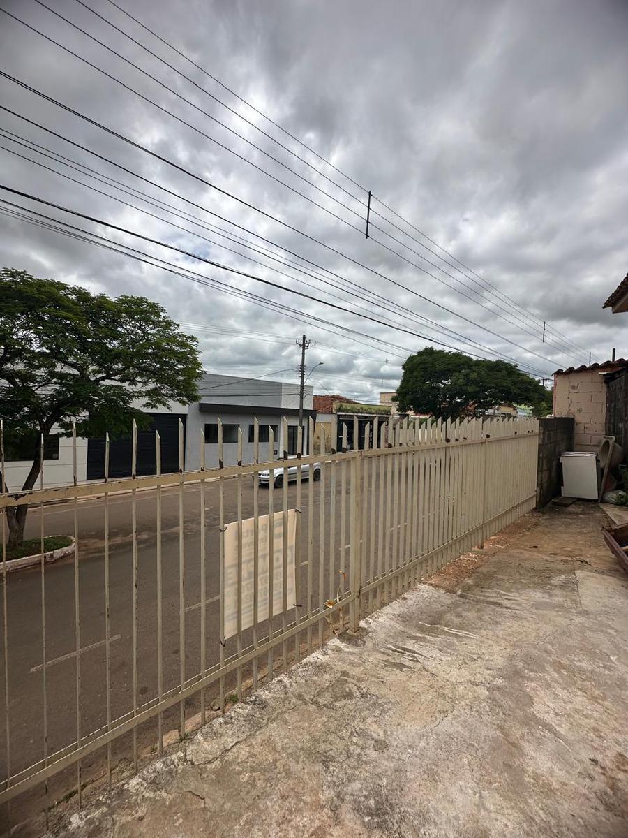 Casa, Centro, 2 Quartos, 0 Vaga