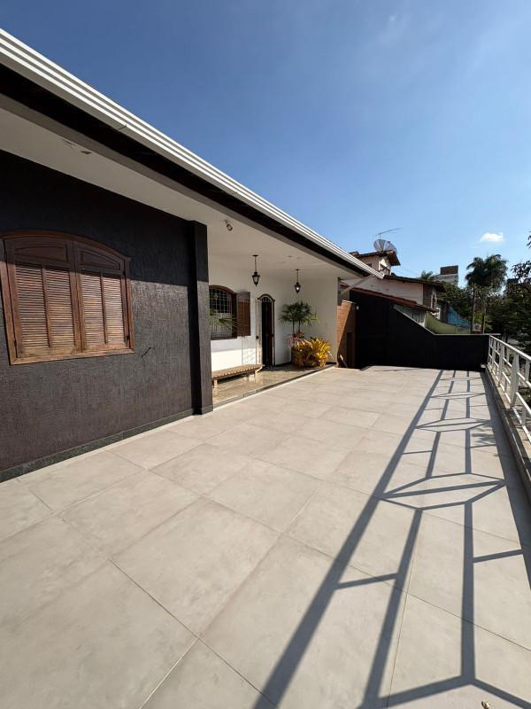 Casa, Barreiro, 3 Quartos, 2 Vagas, 1 Suíte