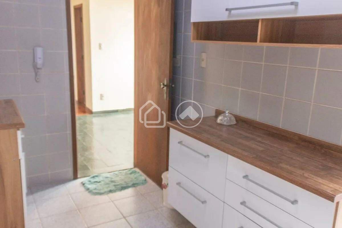 Apartamento, Estoril, 4 Quartos, 2 Vagas, 1 Suíte