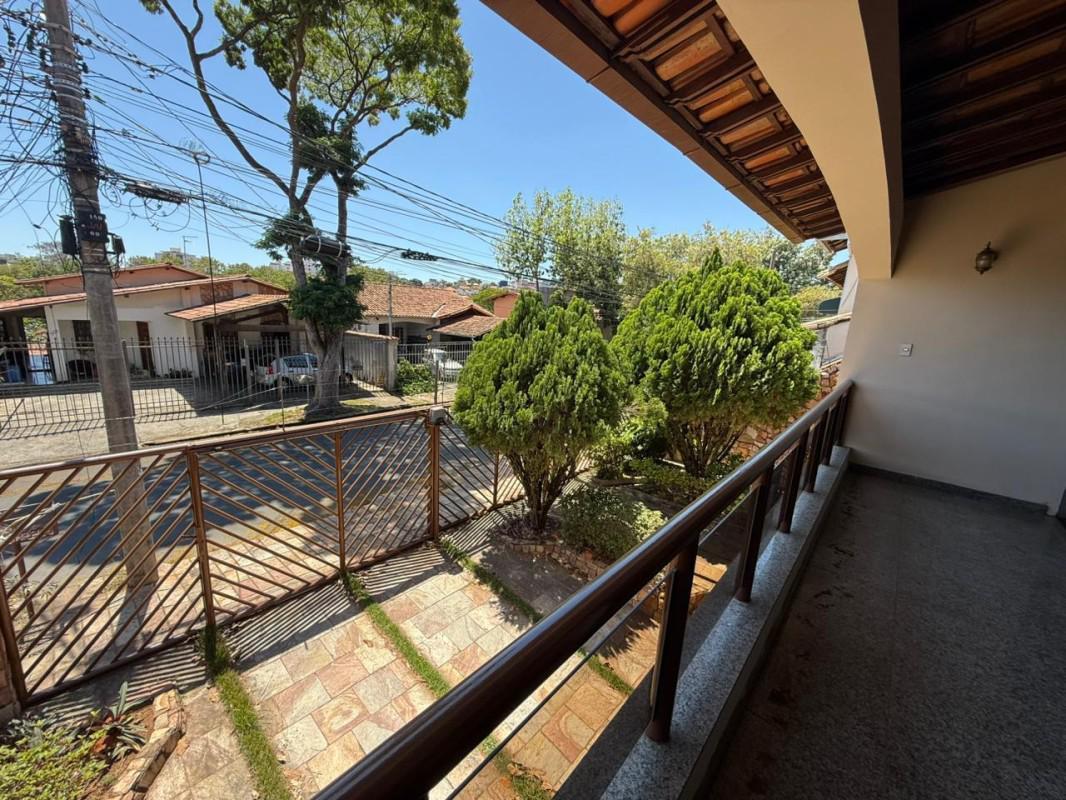 Casa, Itapoã, 5 Quartos, 4 Vagas, 3 Suítes