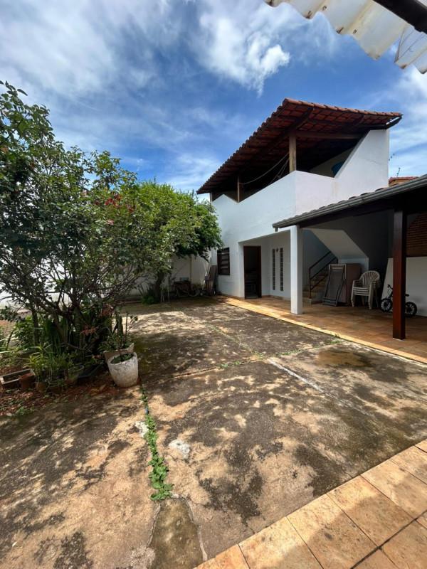 Casa, Castelo, 6 Quartos, 4 Vagas, 3 Suítes