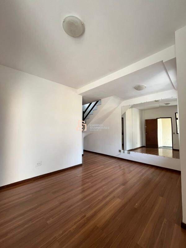 Casa, Castelo, 2 Quartos, 2 Vagas